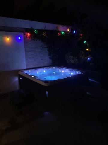 Villa Cosy Central Incl Jacuzzi Near Trainstation, Beach And City Heemstede Exterior foto